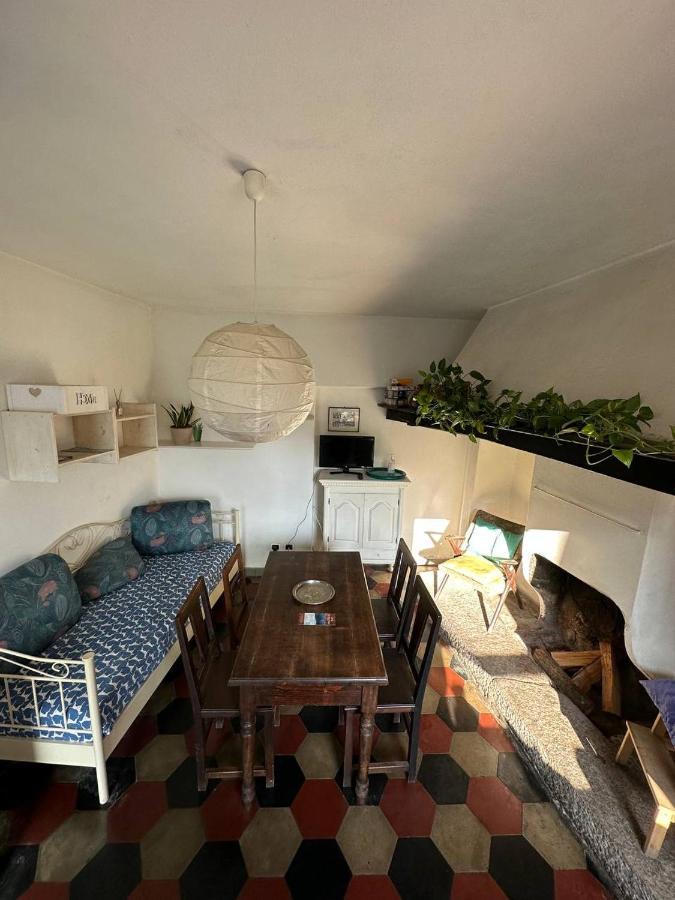 Casa Sasso E Legno Lägenhet Omegna Exteriör bild